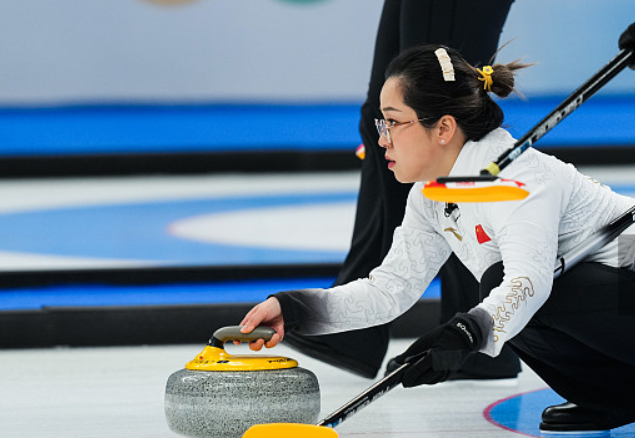 DB电竞下载-青岛黄海奋勇抗敌，力克对手实现胜利终结九连败的简单介绍