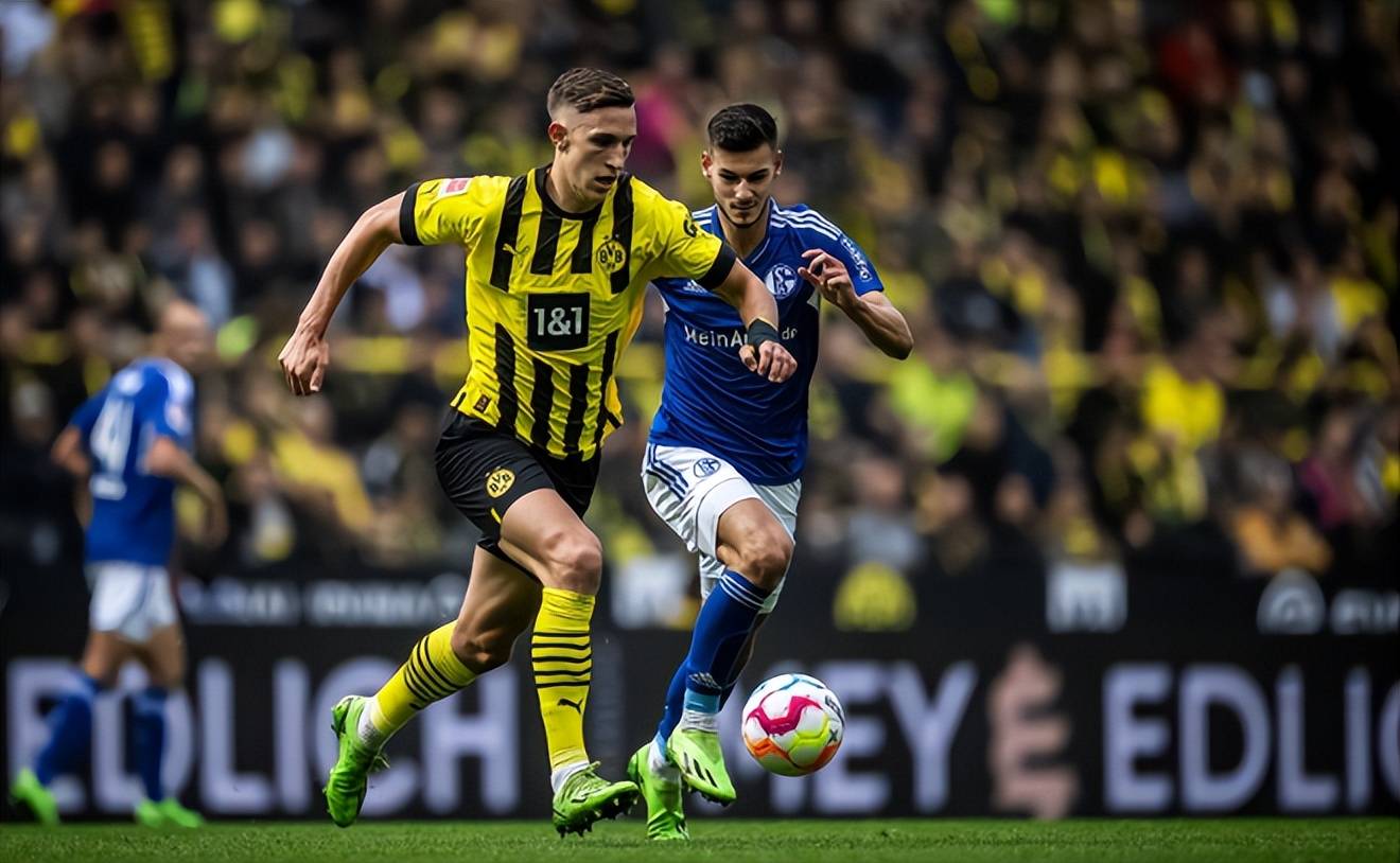 沙尔克球队迎战多特蒙德，备战火力全开