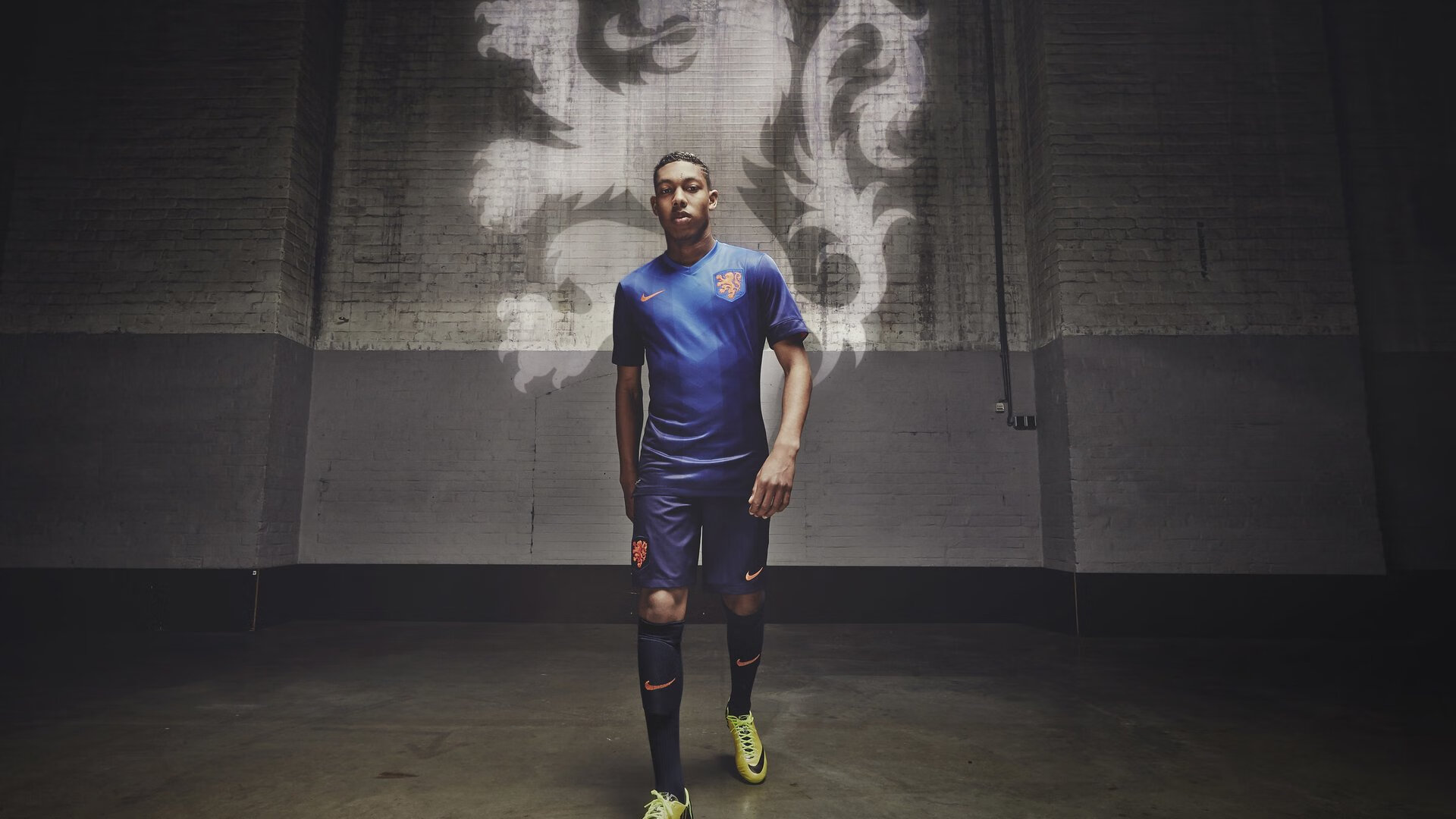 卡马文加爆发引领法国新浪潮，瑞典掀翻洪都拉斯折射足球世界新秩序